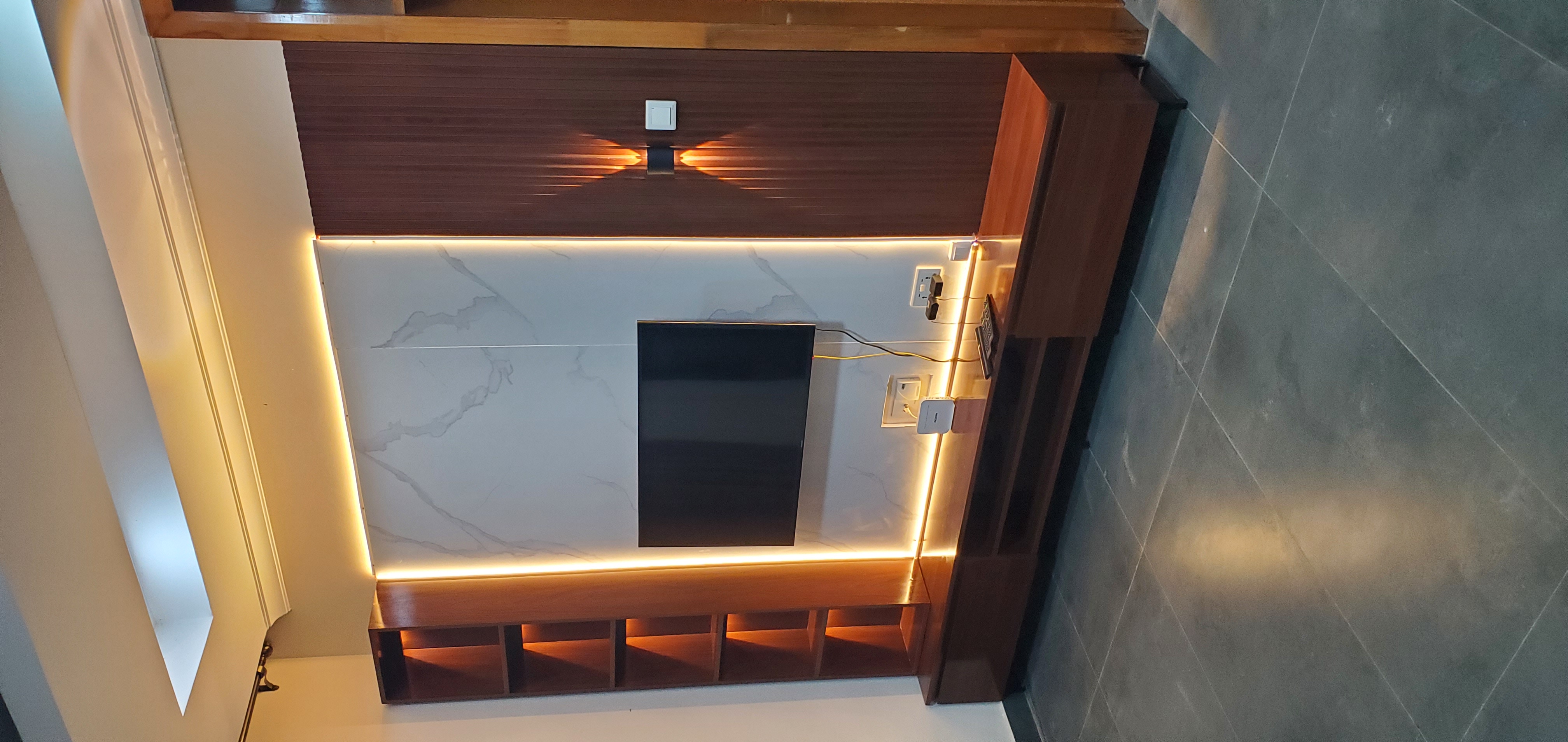 Tv stand